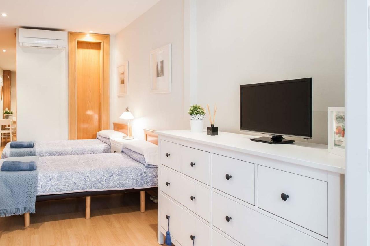 Nice Apartment Near Barcelona Center Exterior photo